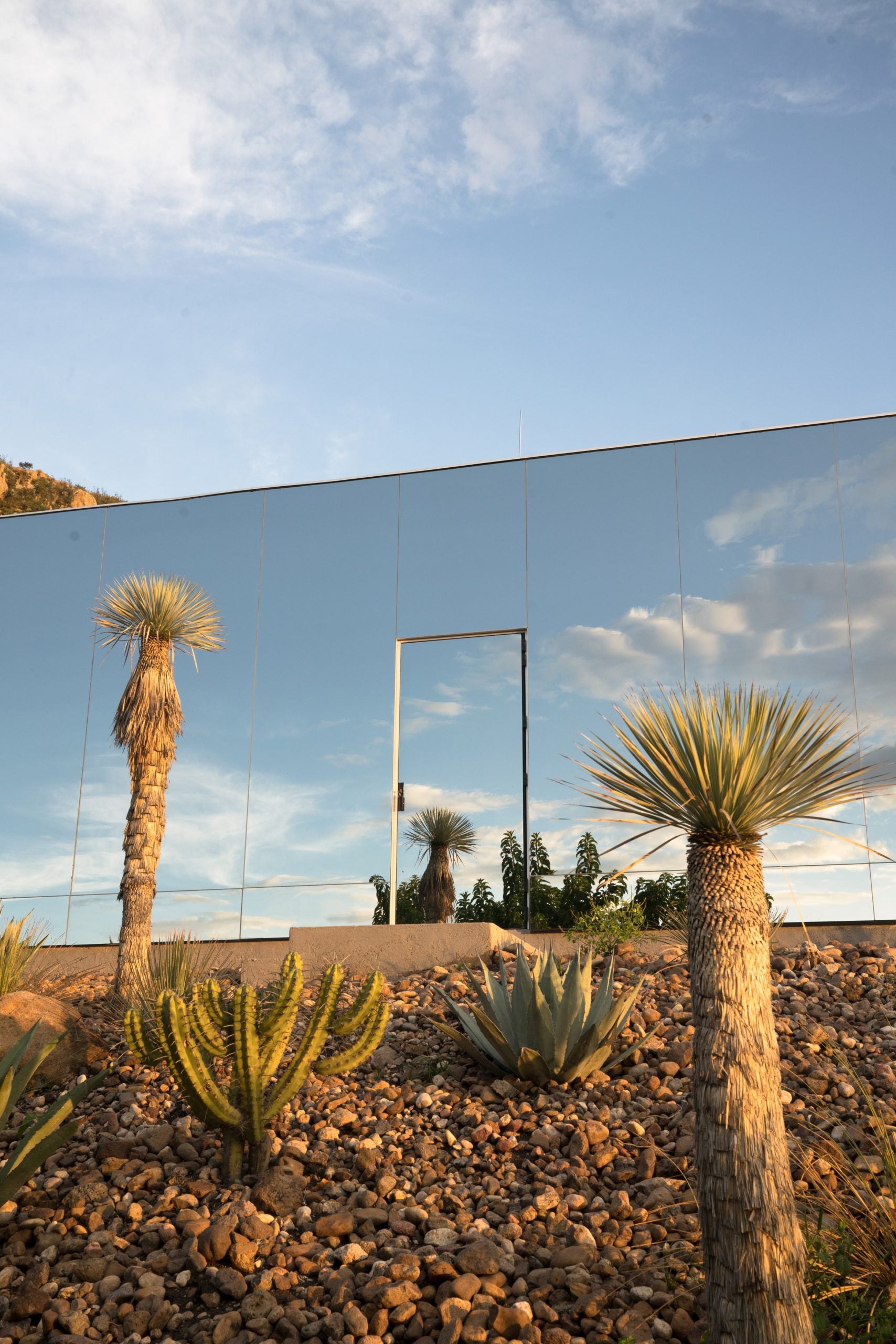 Mirrored Home Casa Etérea Located in Los Picachos Mexico